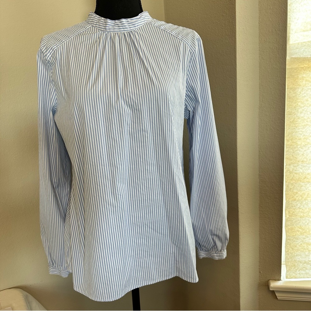 J McLaughlin Elodie Blouse White Blue Stripes Mock Neck Back Tie Medium